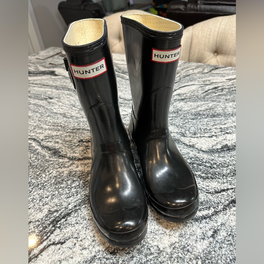 Black hunter boots